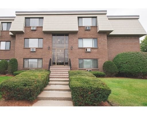 Primary Photo - 69 Terrace Hall Ave