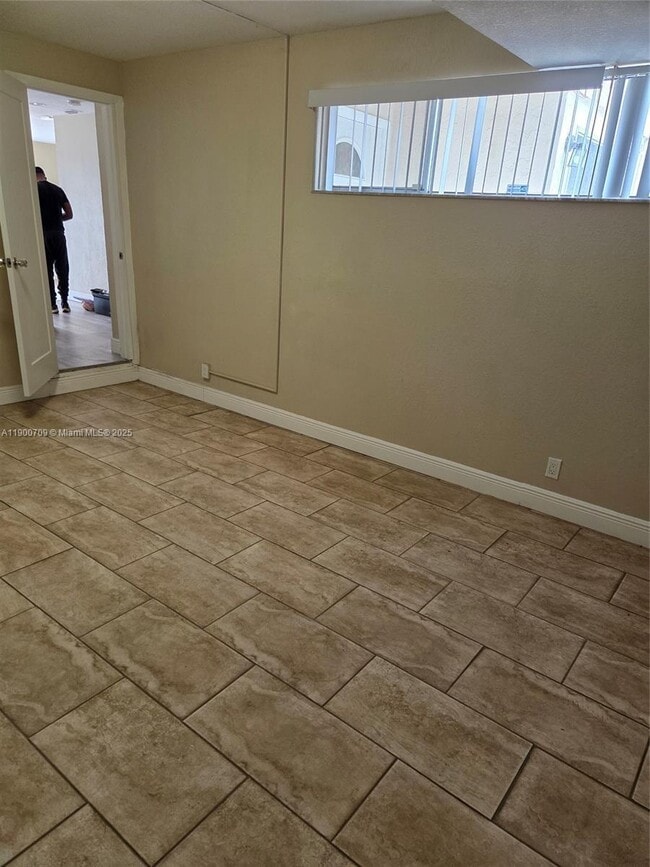 Foto del edificio - 8218 NW 8th Pl