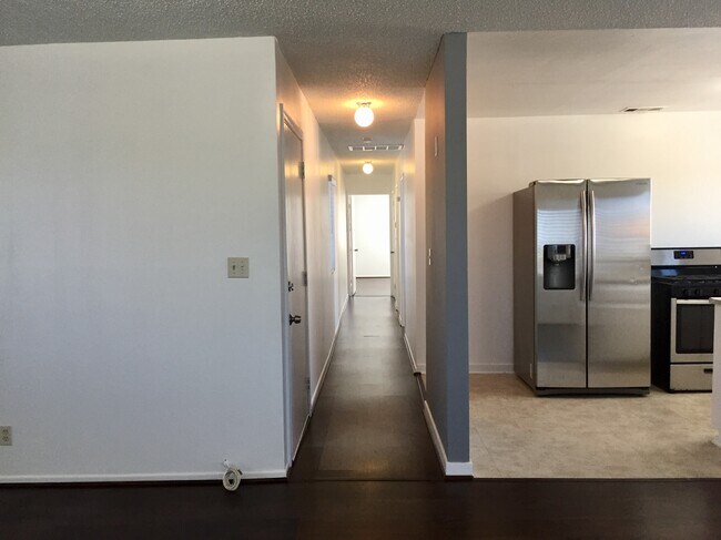 Foto del edificio - 836 E New York St