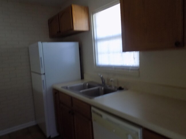 Foto del edificio - 2129 Corinne St