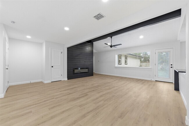 Foto del edificio - 9607 Kemp Forest Dr