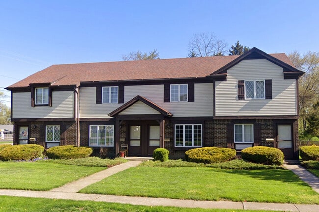 Exterior, Townhome - Lober Westbrook