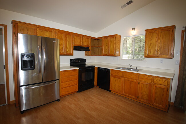 Building Photo - 2598 Running Deer Rd