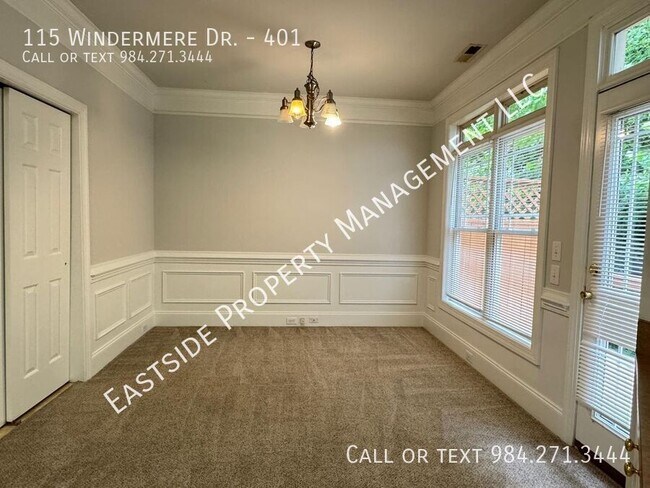 Foto del edificio - 115 Windermere Dr