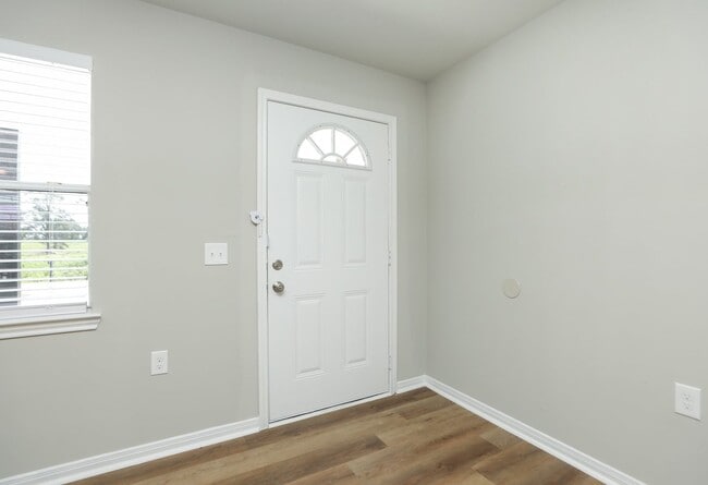 Building Photo - 2 bed / 1 bath home in Waller County. Move...