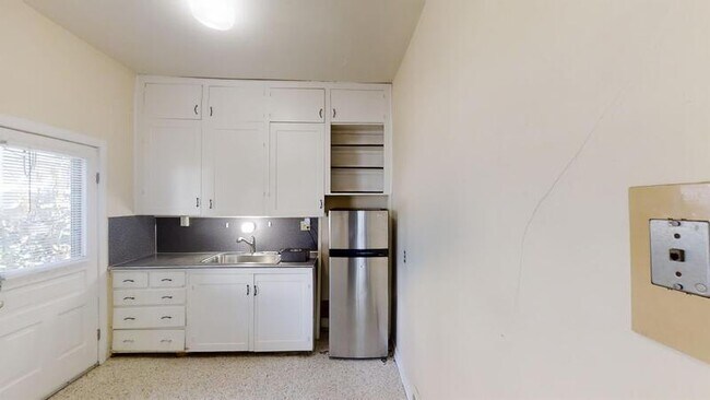 Foto del edificio - 406 N State St