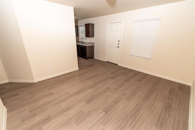 Building Photo - 4259 Silver Ranch Rd