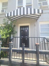 Building Photo - 4414 Woodside St