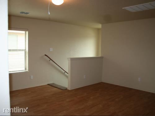 Building Photo - 5915 Aspen Gdn