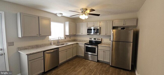 Foto del edificio - 103 Little River Dr