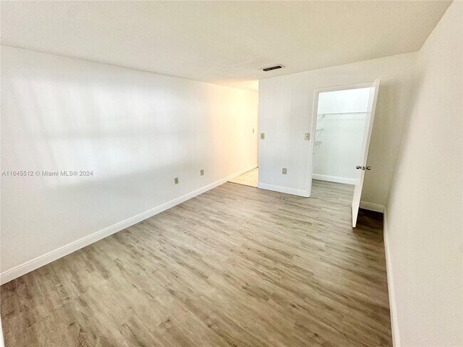 Foto del edificio - 2246 SW 80th Ter
