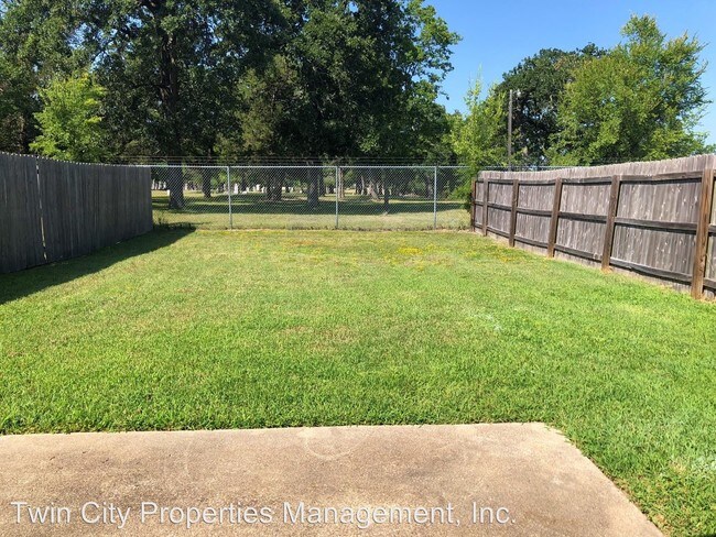 Building Photo - 2414 Pecan Ridge Dr