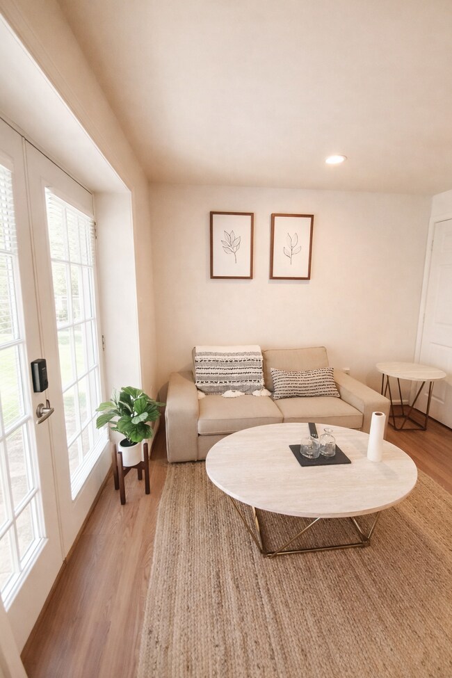 Foto del edificio - 7209 Carriage Hill Dr