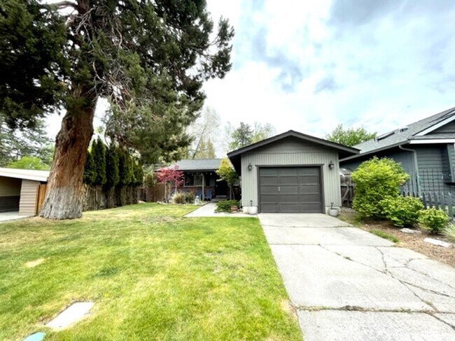 Foto del edificio - Single Level Westside Home with fabulous backyard!!