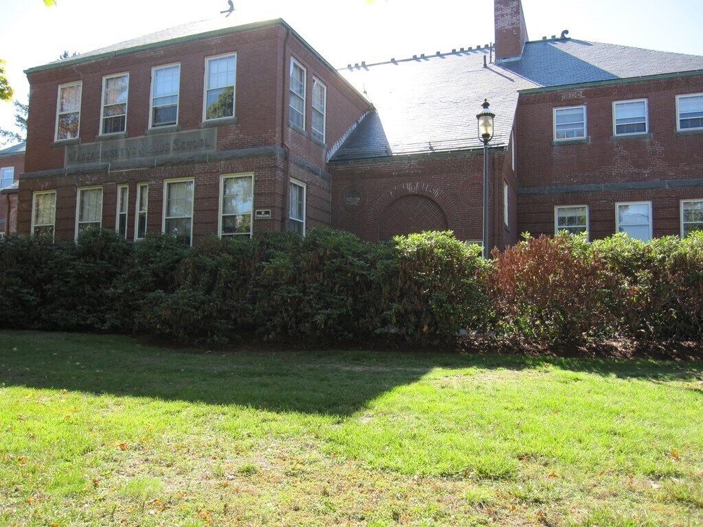 Primary Photo - 130 Beach St