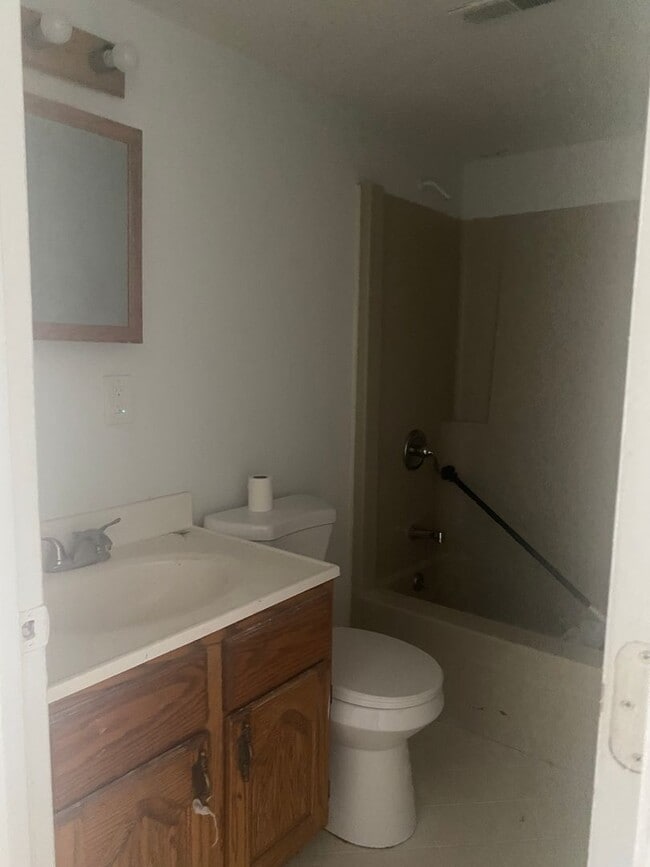 Building Photo - LIMITED TIME**NO APPLICATION FEE**1/2 OFF DEPOSIT**