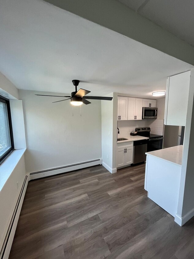 Primary Photo - Country Club Apartments