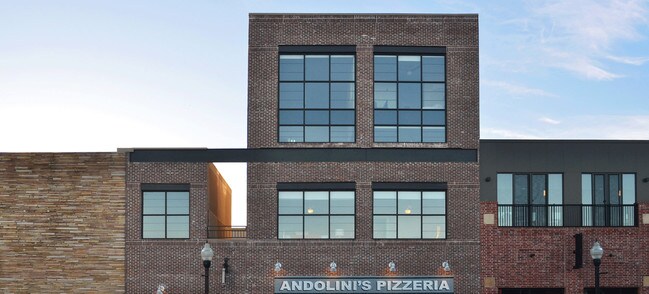 Foto del edificio - 222 S Main St