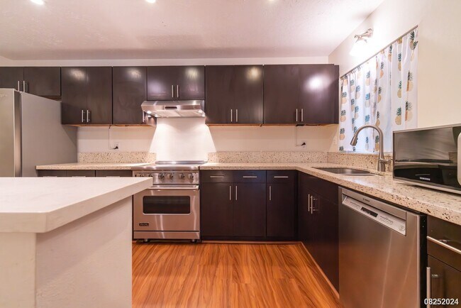 Foto del edificio - Available 8/5  3 bdrm, 2 bath 2 parking at...