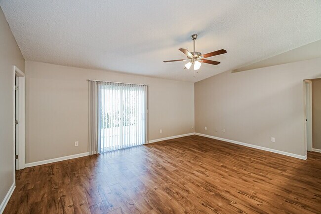 Foto del edificio - 1603 Twin Oak Ln