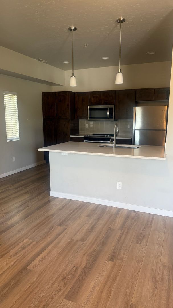 Building Photo - WELCOME TO SUNBEAM TOWNHOMES