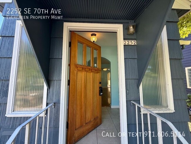 Building Photo - 2252 SE 70th Ave