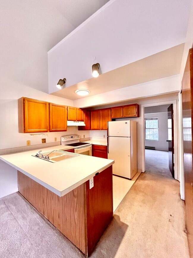 Foto del edificio - Spacious & Beautiful 1 Bedroom with a Loft...