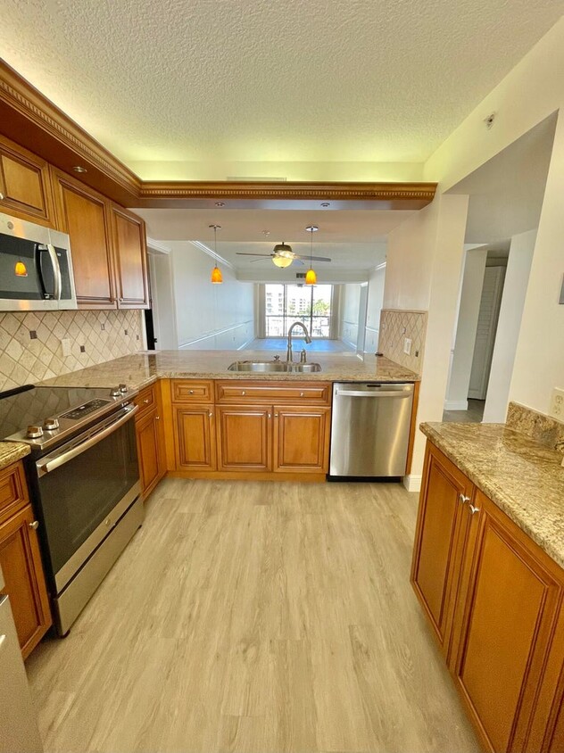 Foto principal - 2601 Marina Isle Way