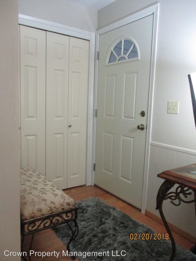 Building Photo - 1307 Goethals Dr
