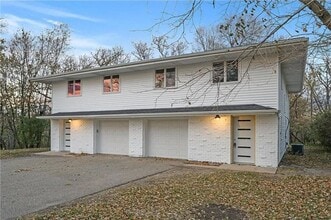 Building Photo - 401 Monroe Pl