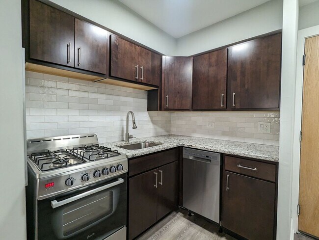Foto del edificio - 445 W Barry Ave