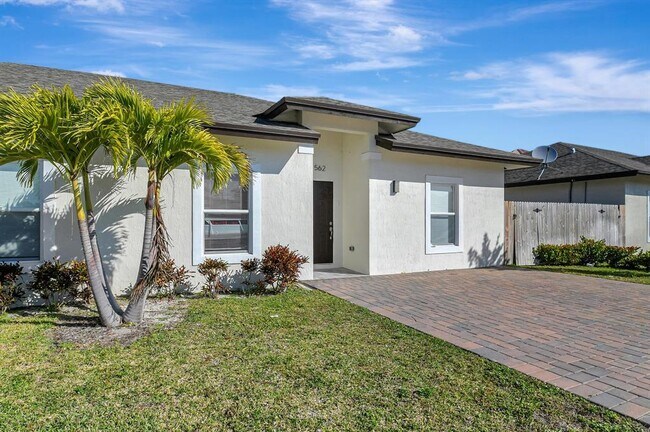 Foto del edificio - 1566 W 26th Ct