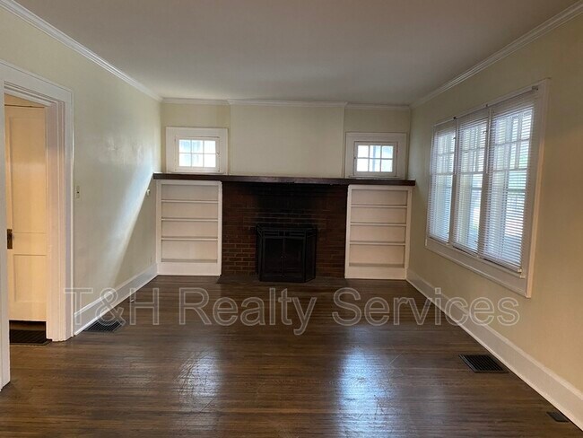 Foto del edificio - 716 E 46th St