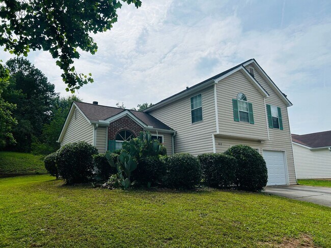Building Photo - 7018 New Dale Rd