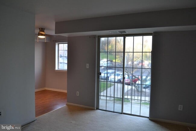 Building Photo - 1523 Colonial Dr
