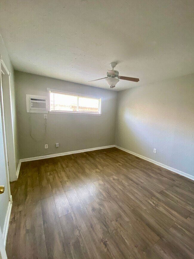 Foto del edificio - 311 Campbell Ave