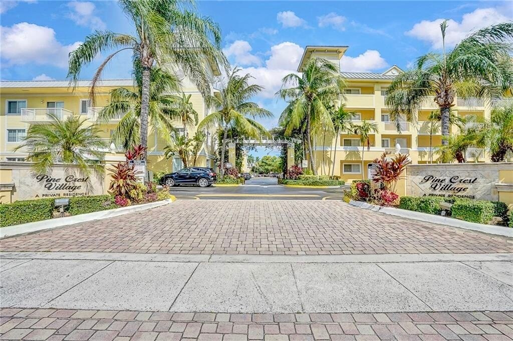 Primary Photo - 1501 E Broward Blvd