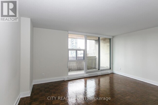 Building Photo - 33-1233 Isabella St