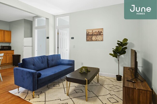 Foto del edificio - Queen room in 4-bed/1.0-bath Home
