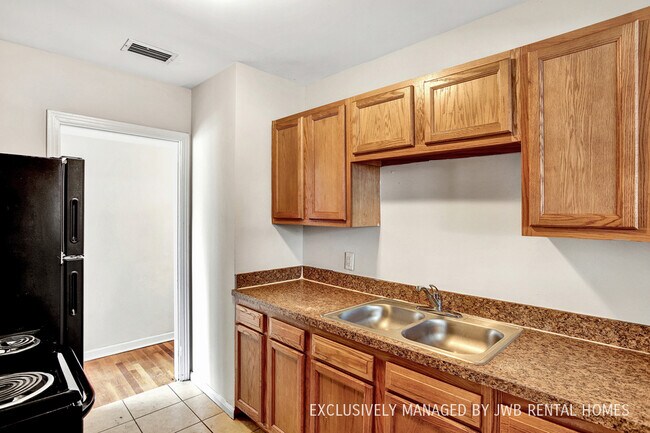 Building Photo - 353 W 62nd St