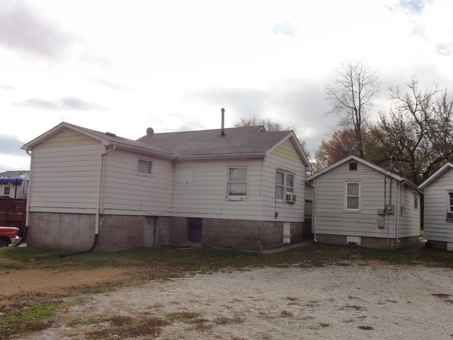Building Photo - Full Occupied 4-unit Property
