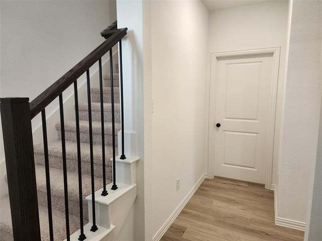 Building Photo - 634 Redwood Wy