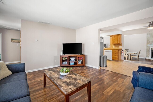 Foto del edificio - 10 Explorer Rd