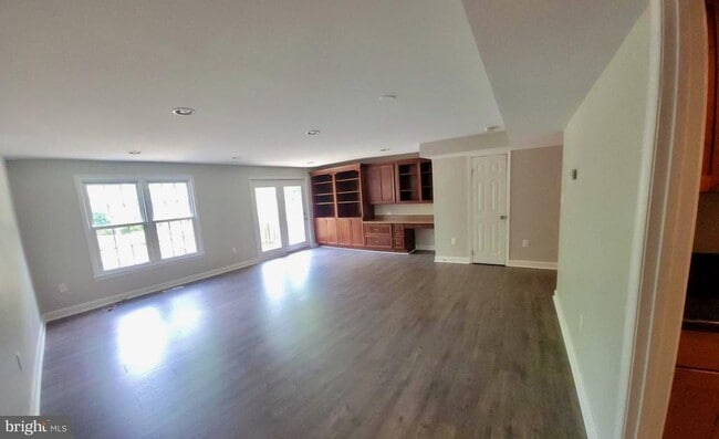 Building Photo - 8029 Sleepy View Ln