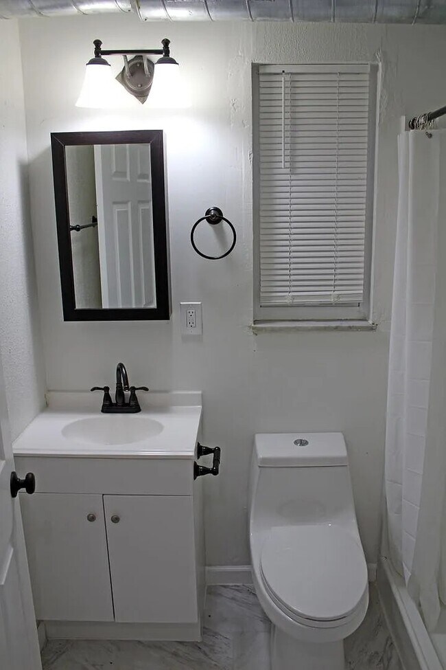 Foto del edificio - 527 Herbert St