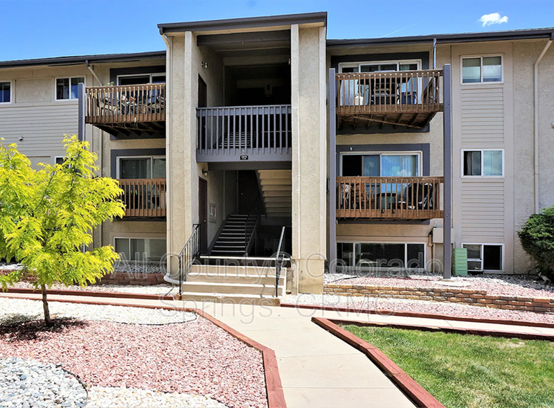 Primary Photo - 5030 El Camino Dr