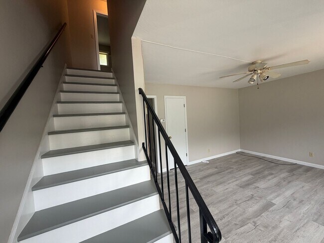 Foto del edificio - 825 Kerns Ave SW