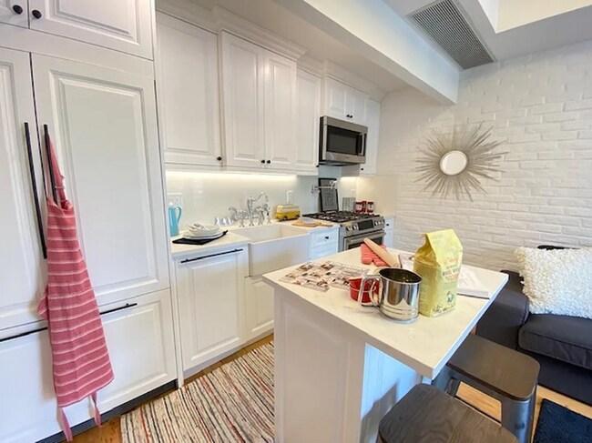 Foto del edificio - 21 N Henry St