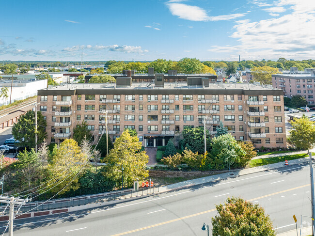 Building Photo - Birchwood Court