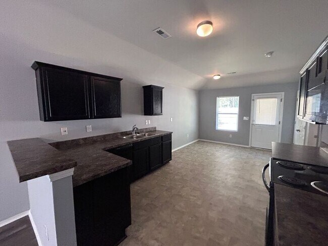 Building Photo - 569 Fox Run Cir